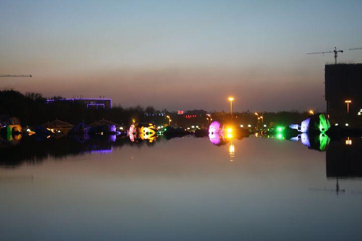 石河子人工湖夜景