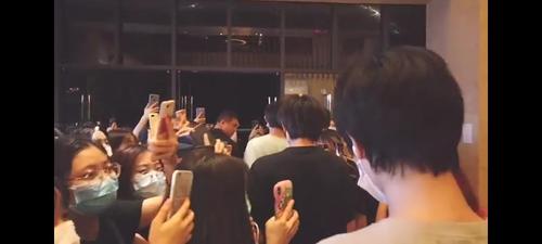 tnt今天的发布的关于甩掉私生的物料给我看的毛骨悚.