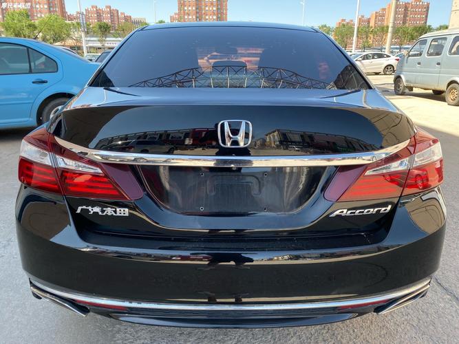 新到个人一手16年九代半本田雅阁2.0舒适版,安全行驶8