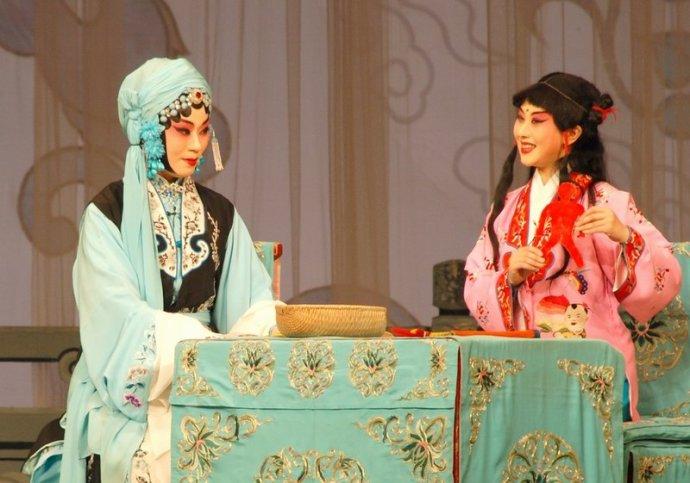 迟小秋的  锁麟囊>>