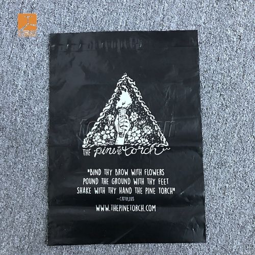 black poly mailers picture
