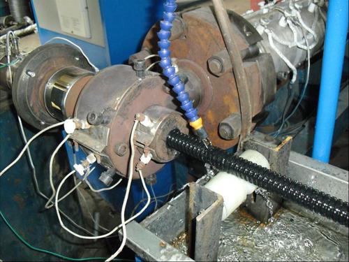 供应信息 塑料挤出机 pvc包覆管挤出机,包覆模具.