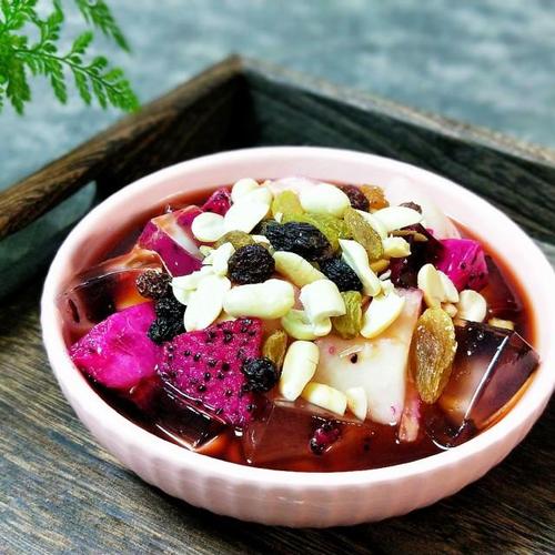 水果红糖冰凉粉,冰冰凉凉,非常清凉爽口