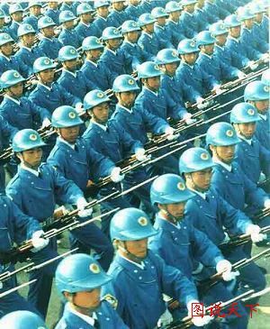 (十六 男民兵方队