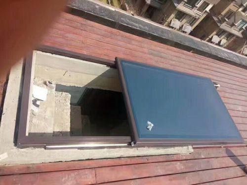 楼梯出口上楼顶电动平移天窗阳光房顶斜屋顶遥控采光换气排烟消防