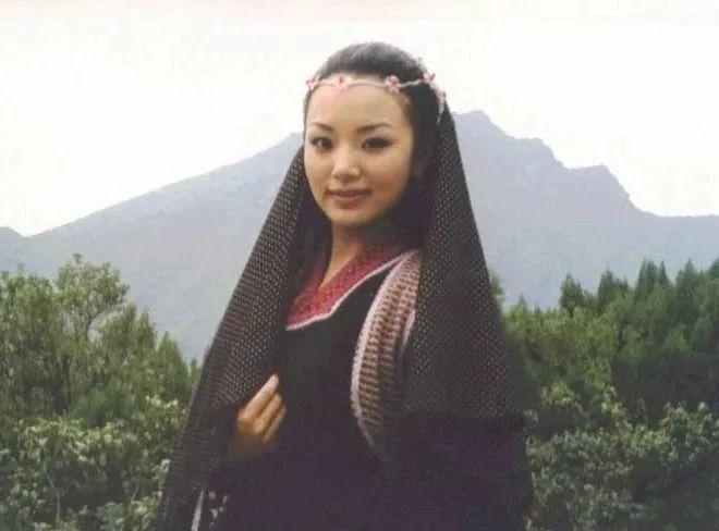 玉兰对武松也