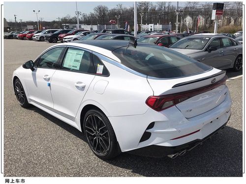 起亚全新k5运动版实拍25t加速快过宝马330i