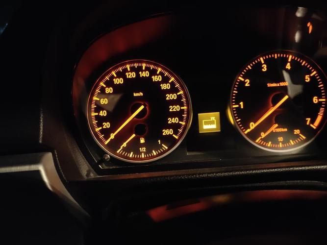 宝马3系-显示这个标志是什么意思?