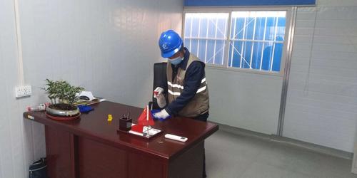 加强对项目部办公室,厨房,施工场地消毒