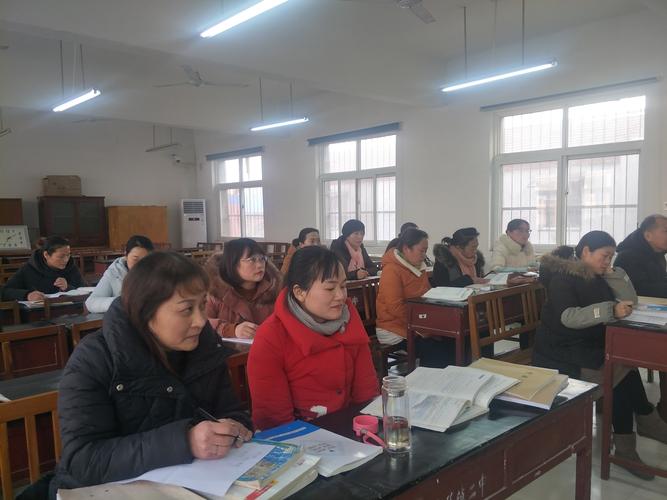 县教研室到城关镇二中进行业务视导