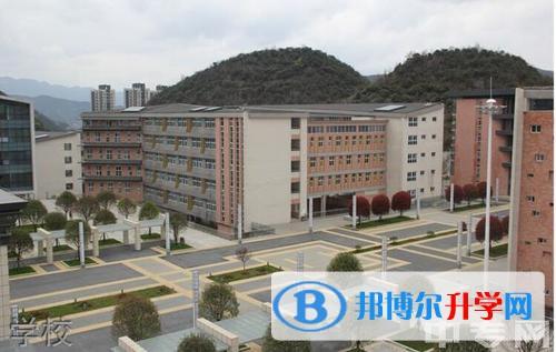 六盘水四中2021年报名条件招生要求招生对象