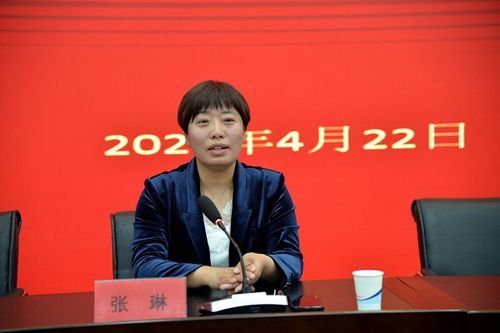 随后,湖滨区镜鉴法律服务所主任张琳对《民法典》进行解读