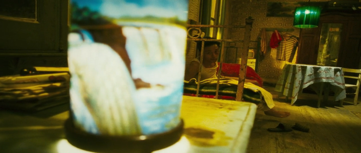 张国荣春光乍泄中未知的细节意象和科普