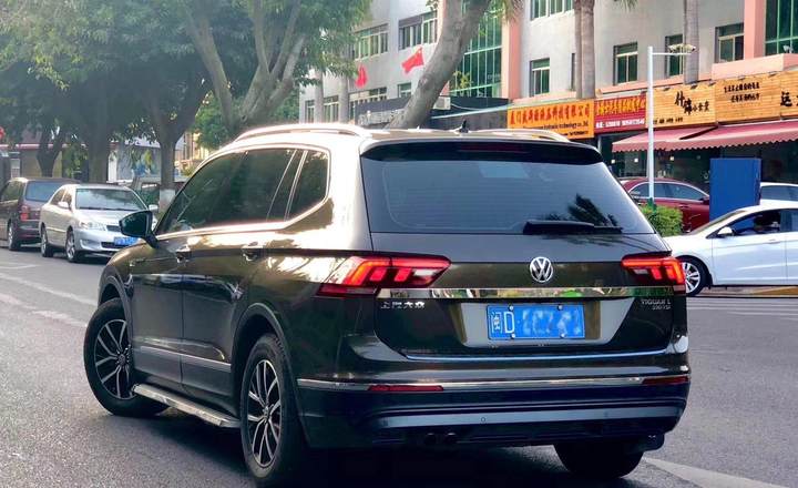 大众 途观l 2017款 330tsi 自动两驱豪华版