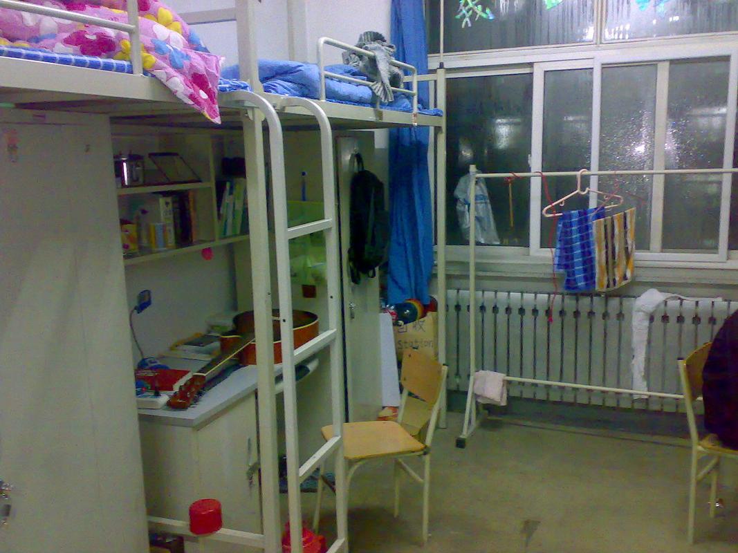 谁能尽快提供一些沈阳理工大学的照片啊.角角落落的都