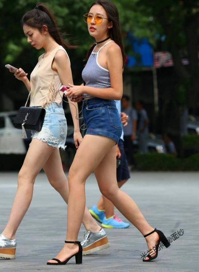 现在的姑娘都流行真空上阵吗网友户型真不错