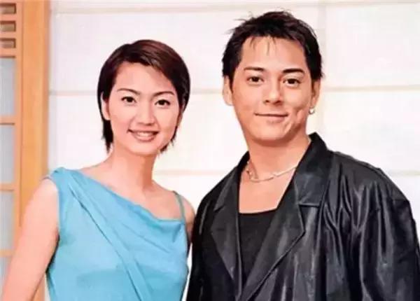 刘德华,他们两人都给他当过配角,那个时期的莫少聪有颜值有演技,是红