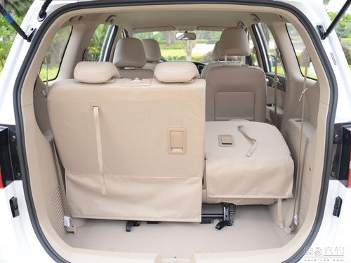 宝骏730 2016款 1.8l 手动舒适型--第三排座椅放倒 / 143
