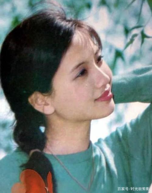 古韵美女陶慧敏,年轻时楚楚可怜,清新脱俗,令人难忘!