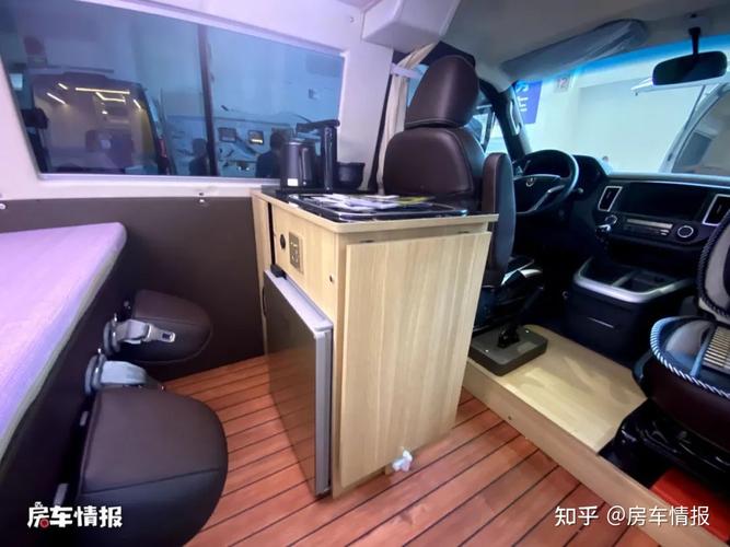 两款10万出头的热门房车,金杯海狮王挑战大通v80,谁更