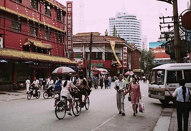 成都90年代的32张照片|春熙路|蓉城|府南河|望江公园
