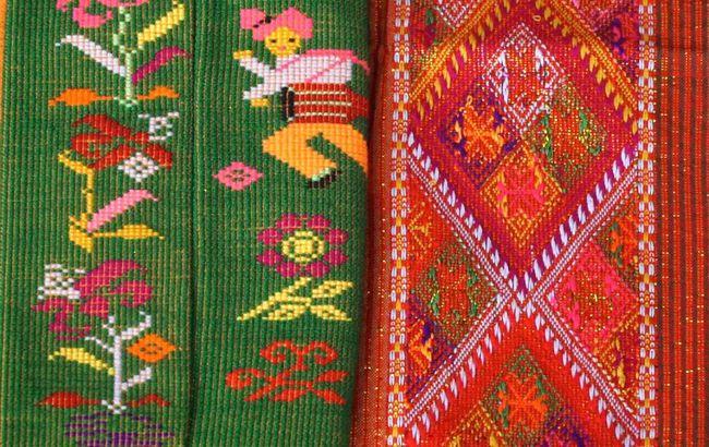 织锦之美傣族织锦制作过程繁杂,花纹独特,成品非常具有