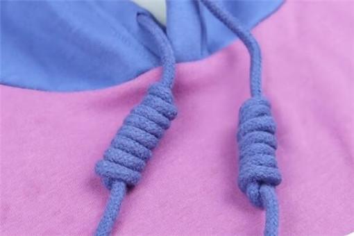 卫衣帽子绳子打结图解 简单的也可以直接打一个死结