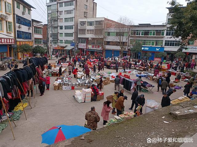 云边镇并不是真的名曰"云边镇"