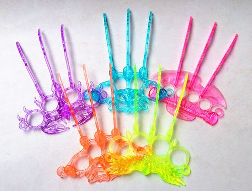 满包邮cf穿越火线武器刀模型塑料儿童玩具兵器指虎爪道具玩具