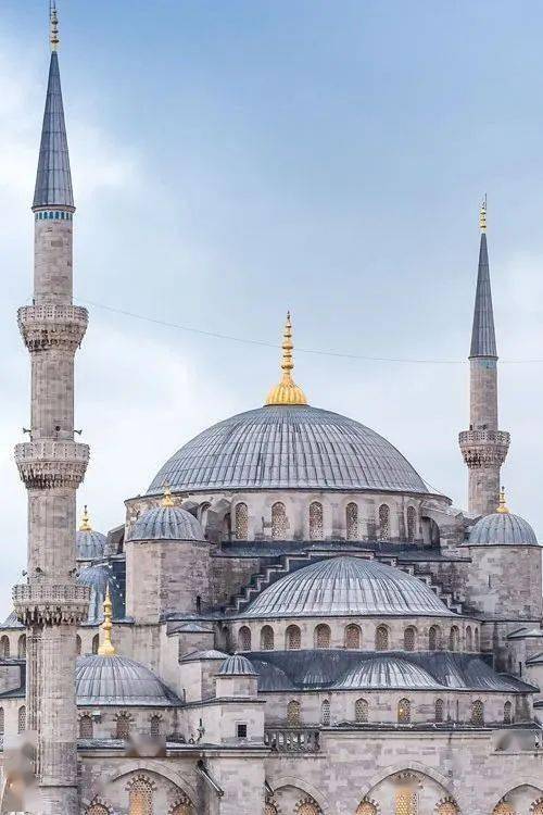 抛开大穹顶之后的罗马式教堂