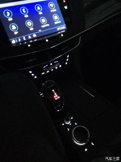 朴实无华的氛围灯(淡淡的白光)