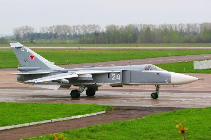 暴力美学之飞天杀器(32)——俄制苏24"击剑手"可变翼歼击轰炸机