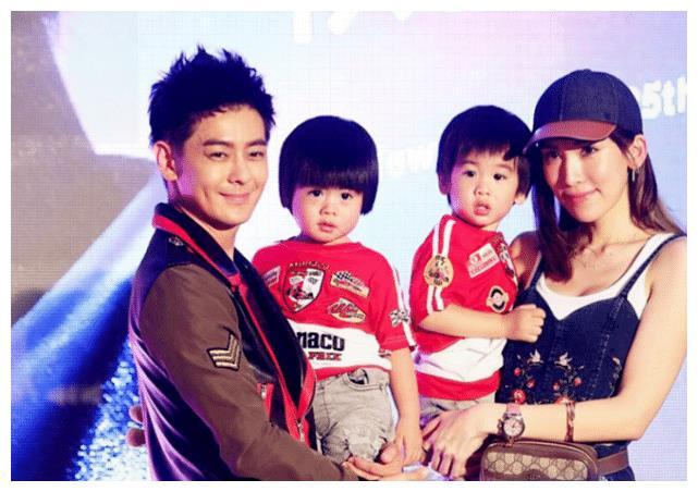 林志颖双胞胎儿子元宵念唐诗,弟弟粗毛抢镜好像蜡笔小新