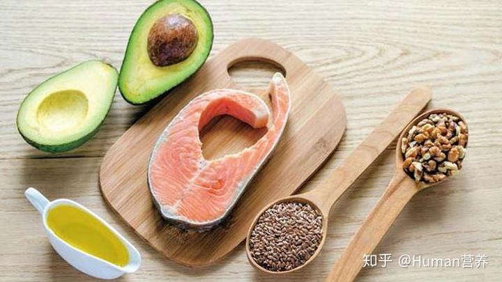 此外,我们应避免脂肪含量较高的肥肉,动物内脏,油炸食品,油酥点心等.