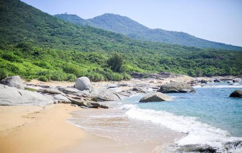 30℃的三亚,寻一座小渔村,探一家小店