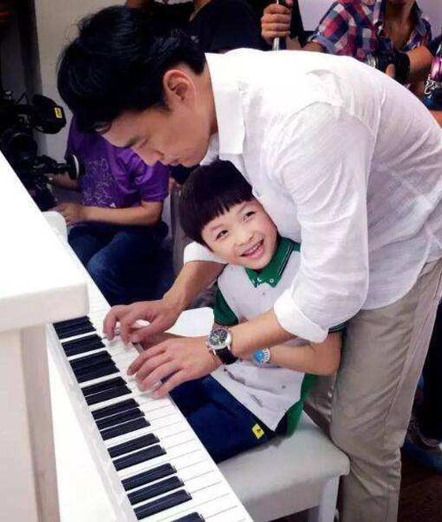 王耀庆近况,老婆郭宴青肤白貌美,已生育两个儿子超可爱