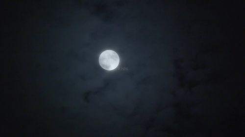 月黑风高的深夜月亮_1920x1080_高清视频素材下载(编号:2708690)_实拍