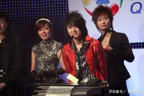 但是,作为第一届《超级女声》冠军的安又琪就没有这么好命了.