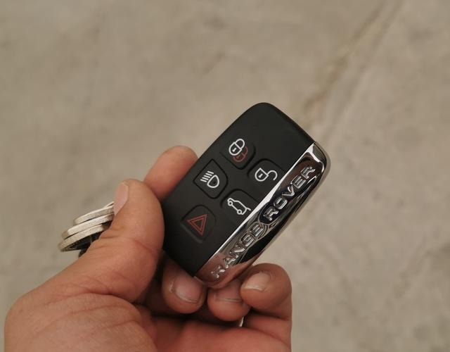 路虎揽胜极光2017款20t自动se智耀版国Ⅴ