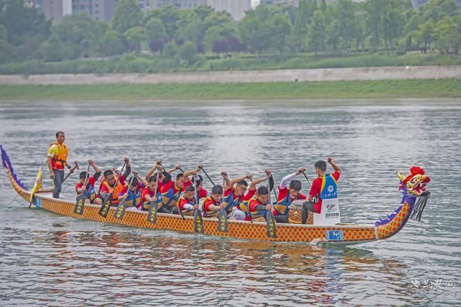 湖北宜都清江流域首个龙舟训练基地建成揭牌并开展龙舟训练