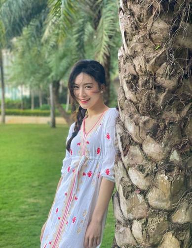 文咏珊:巧笑嫣然的俏丽佳人