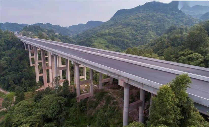 渝黔高速扩能建设项目(重庆段)主线预计年底通车