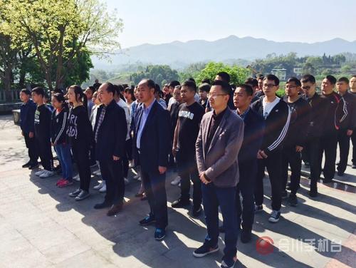 合川狮滩镇:缅怀革命先烈 感恩幸福生活