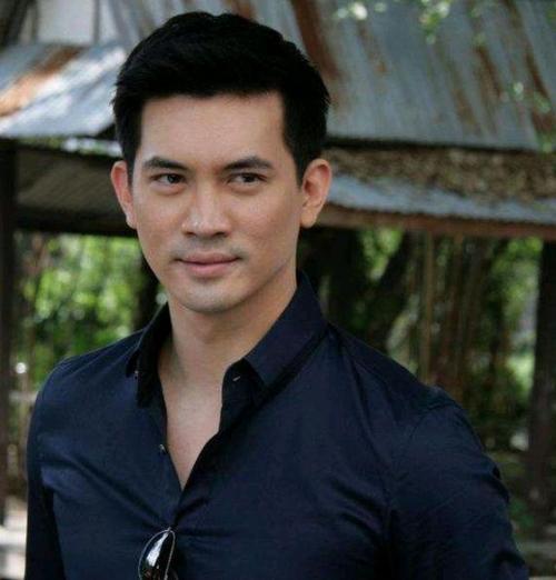 泰国首席男星ken,竟然娶了比他大7岁的老婆,惊呆了