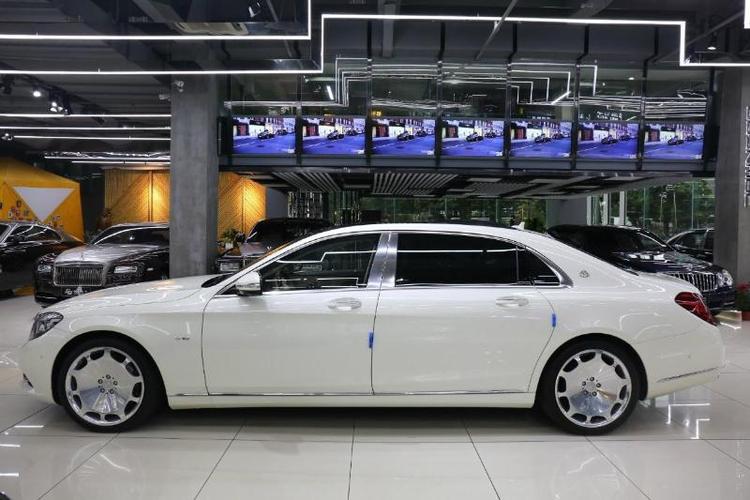 【杭州】2015年2月 奔驰 迈巴赫s级 s600 6.0t 白色 自动档