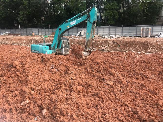 隧道c18区土方回填