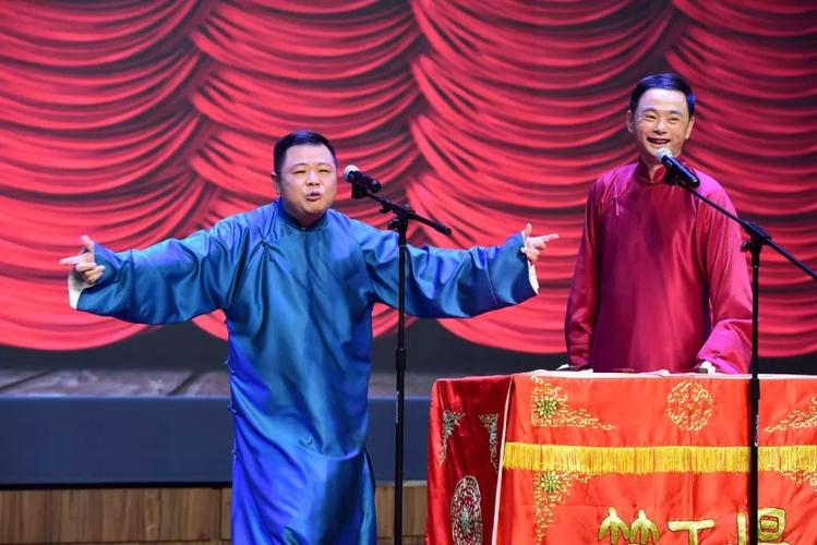 笑工场演员在舞台上放声大哭竟然只为要钱