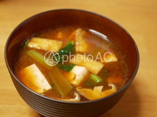 照片素材(图片): komatsuna的味噌汤