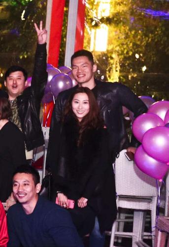 是第二任妻子,朱芳雨当年出轨也是引起巨大争议.