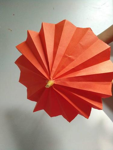 三年级二班 王籽钰 漂亮的折纸小雨伞